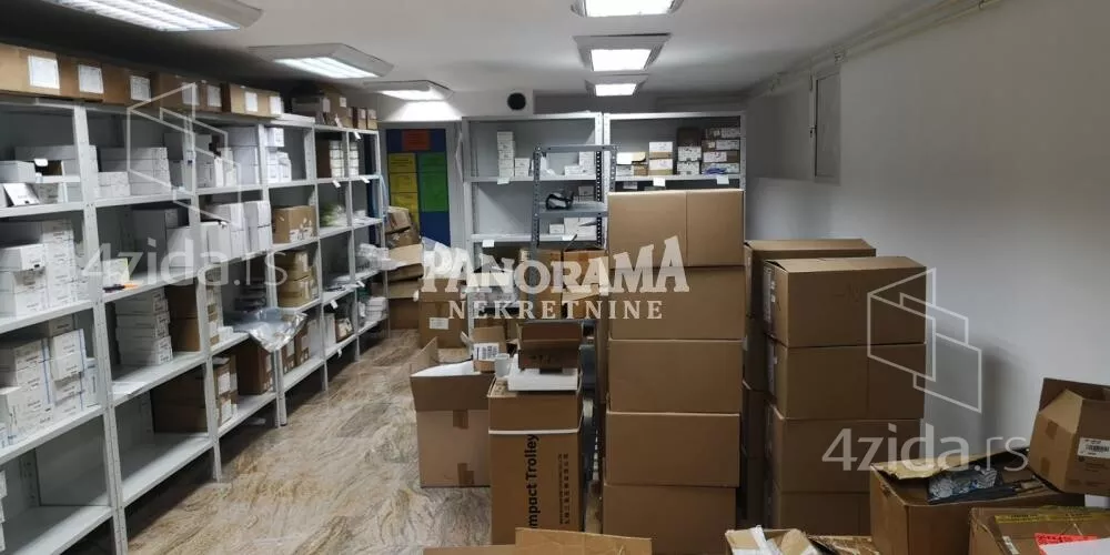 Poslovna zgrada | 4zida