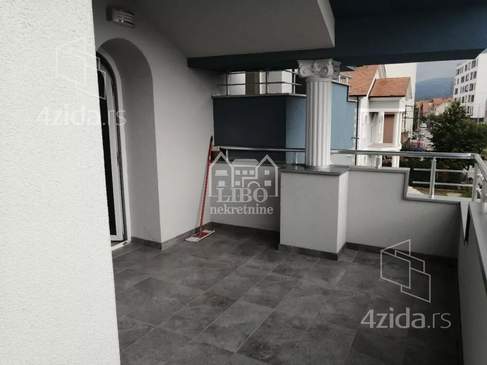 Četvorosoban stan | 4zida