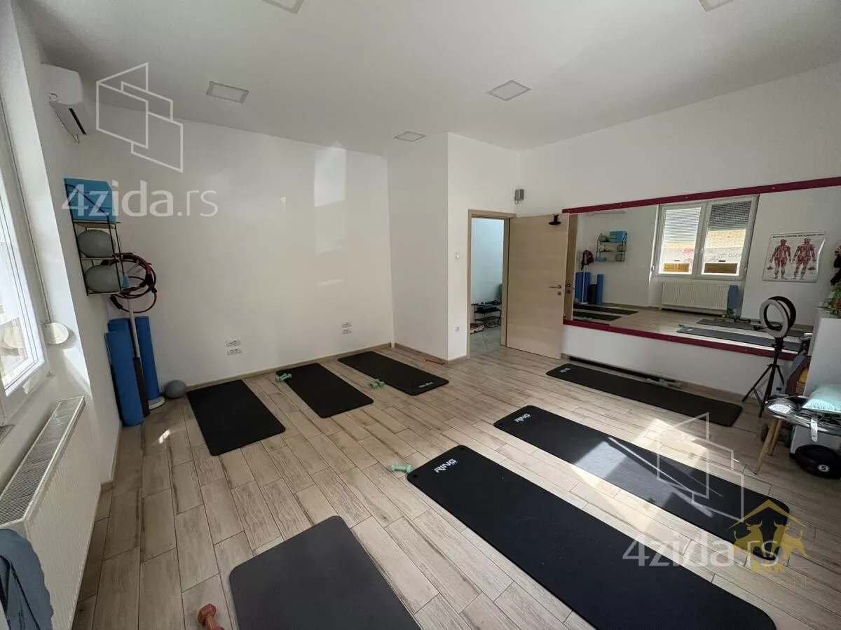 Poslovni prostor | 4zida