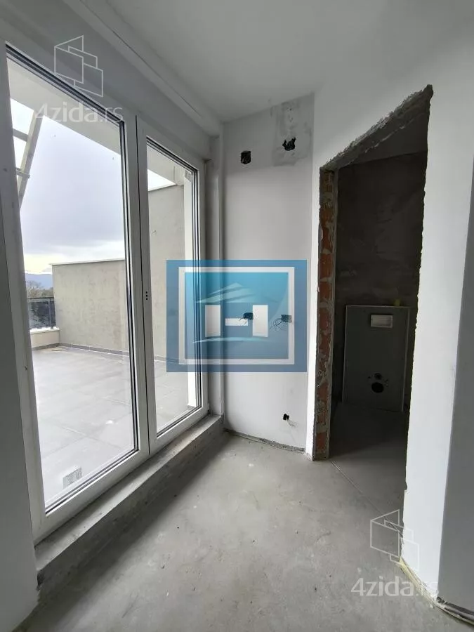 Petosoban stan | 4zida