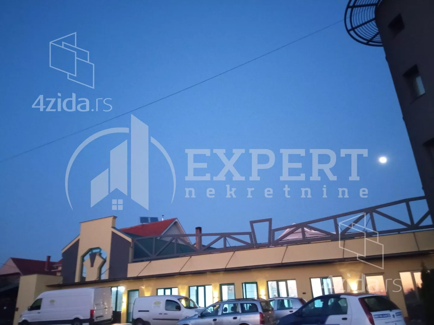 Lokal | 4zida
