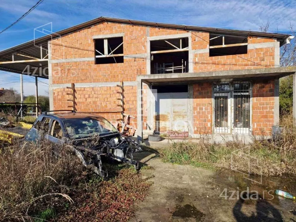 Poslovna zgrada | 4zida