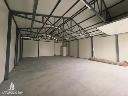 Mali Mokri Lug | 4zida.rs