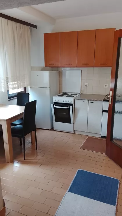 Kneza Lazara 99 | 4zida.rs