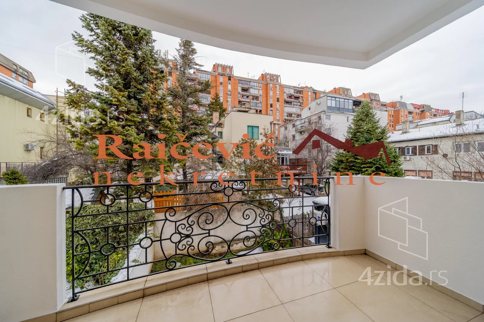 Troiposoban stan | 4zida