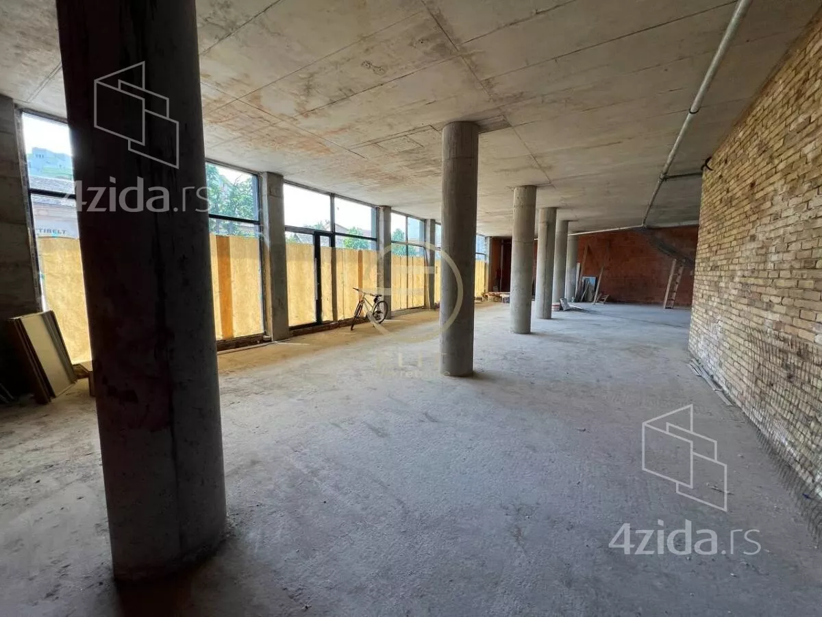 Lokal | 4zida