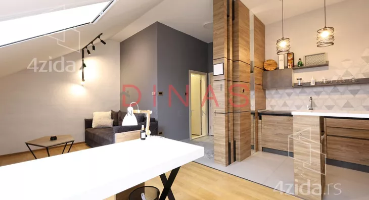 Petosoban stan | 4zida