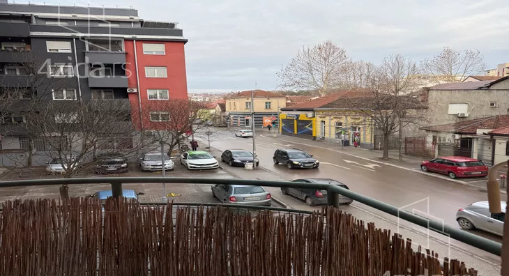 Četvoroiposoban stan | 4zida