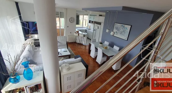 Šestosoban stan | 4zida