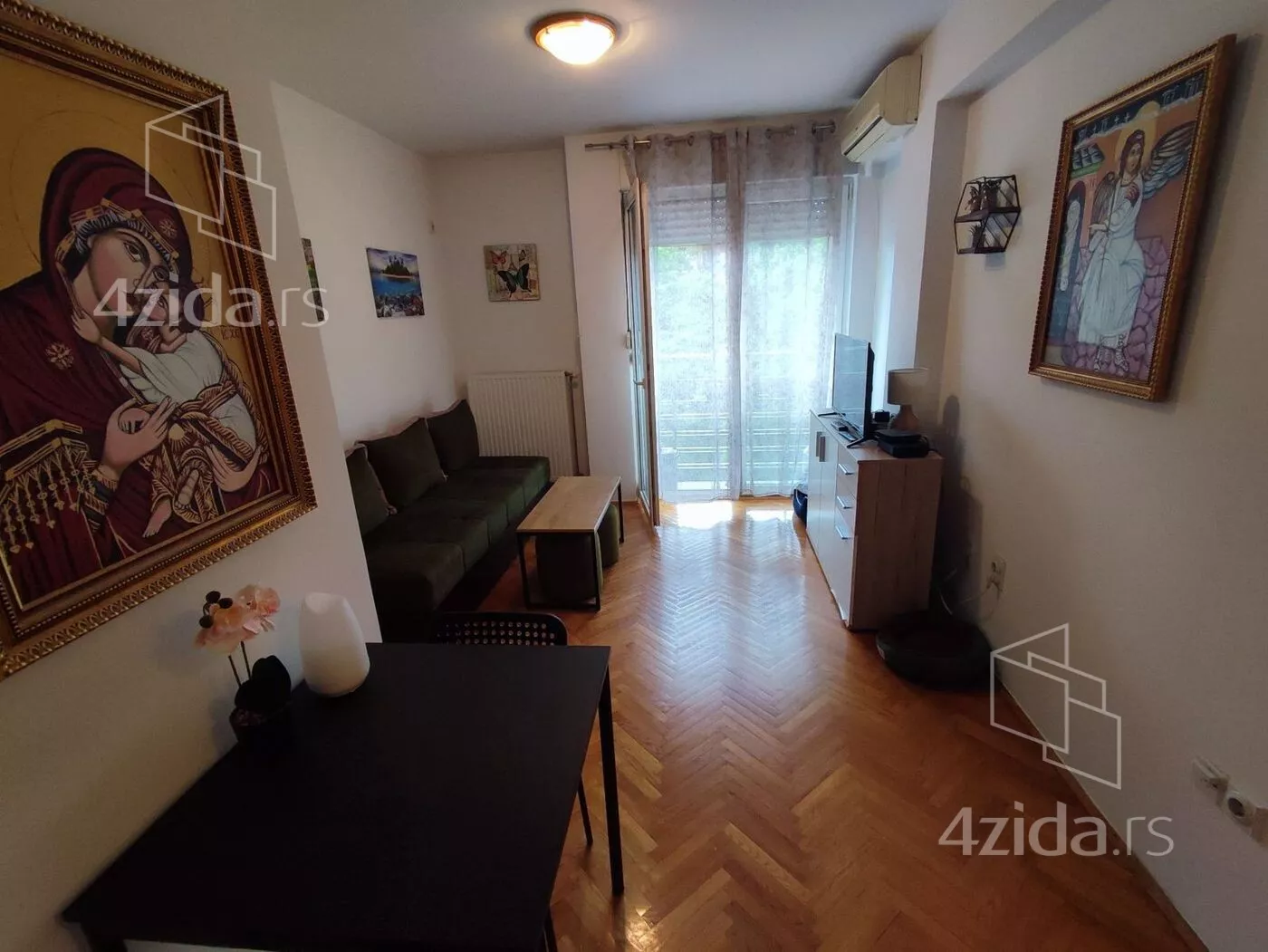 Jednoiposoban stan | 4zida