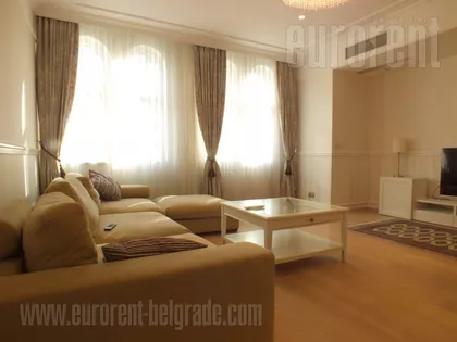 KNEZ MIHAILOVA | 4zida.rs