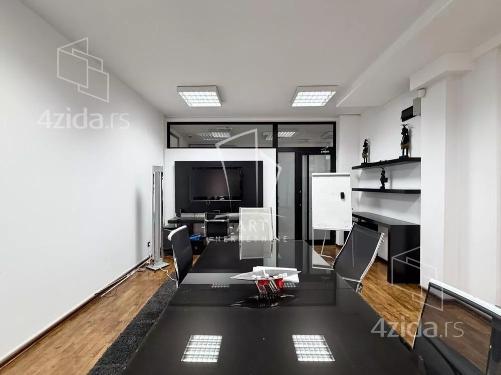 Poslovni prostor | 4zida