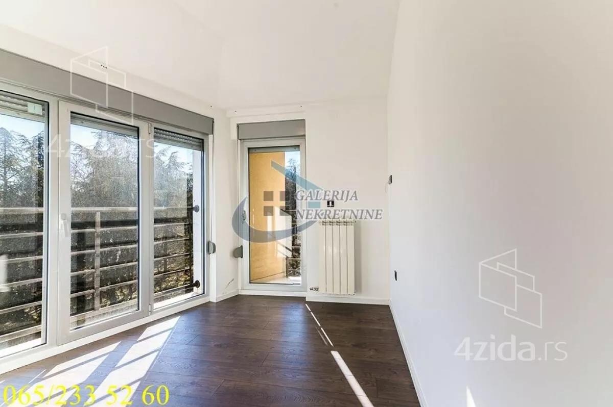 Petosoban stan | 4zida