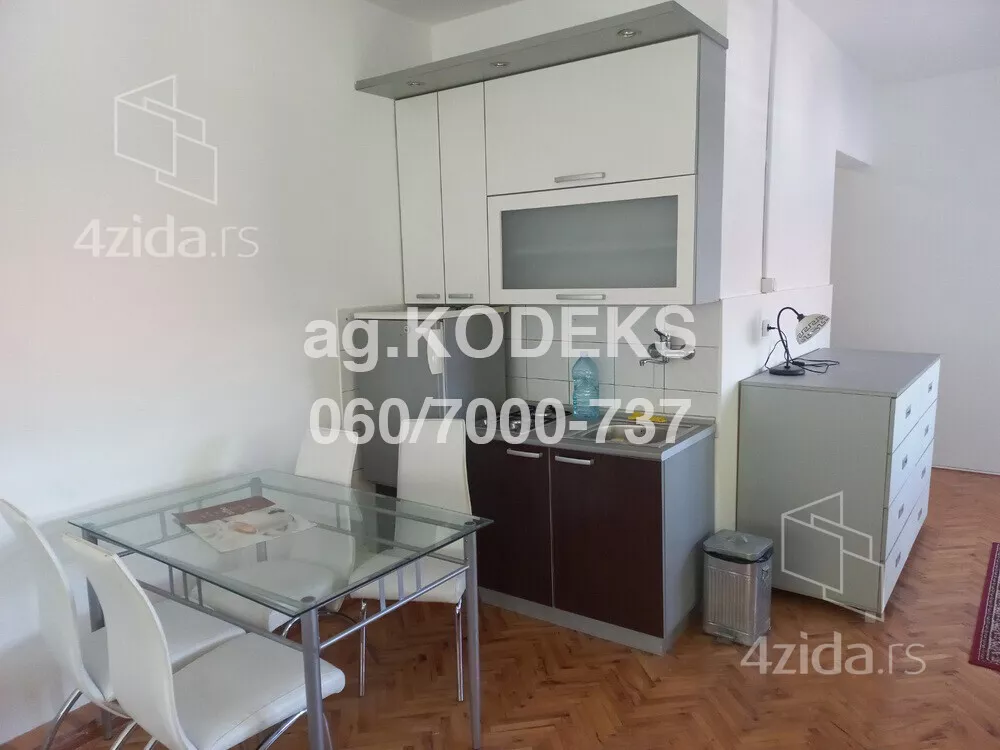 Garsonjera | 4zida