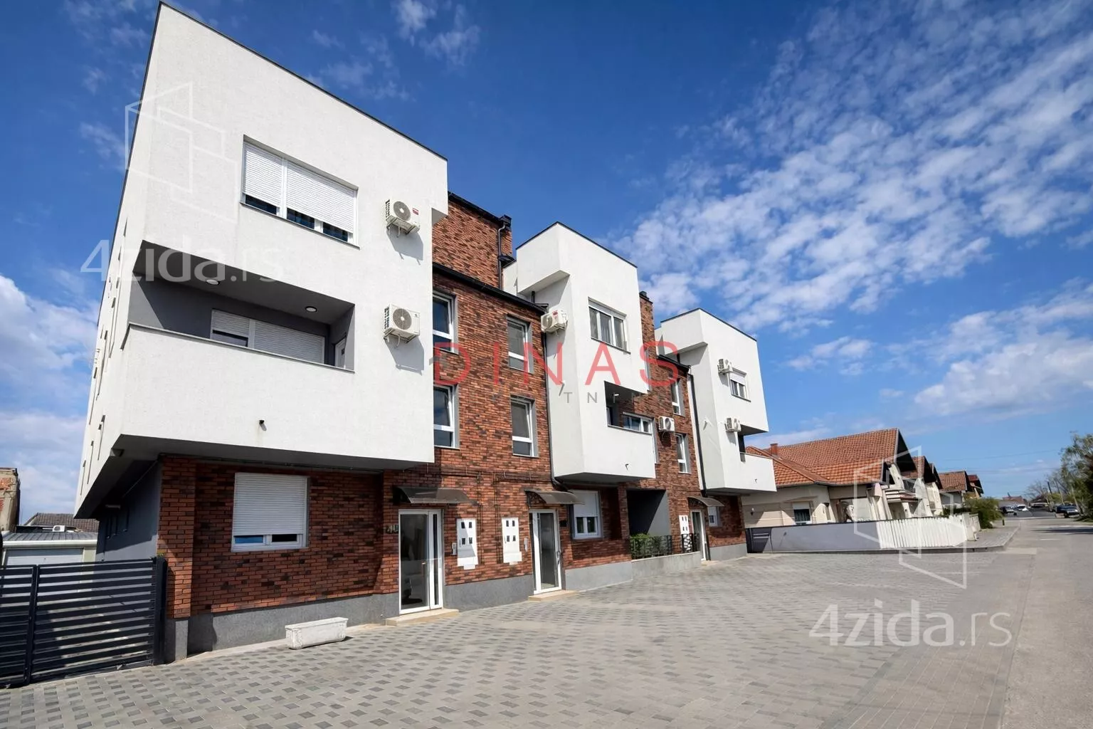 Četvorosoban stan | 4zida