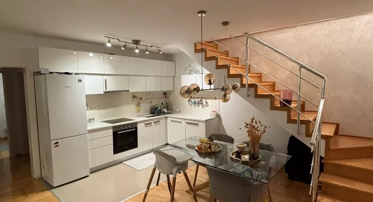 Četvoroiposoban stan | 4zida