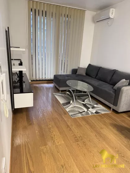 NARODNIH HEROJA | 4zida.rs