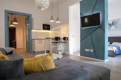 Makedonska | 4zida.rs