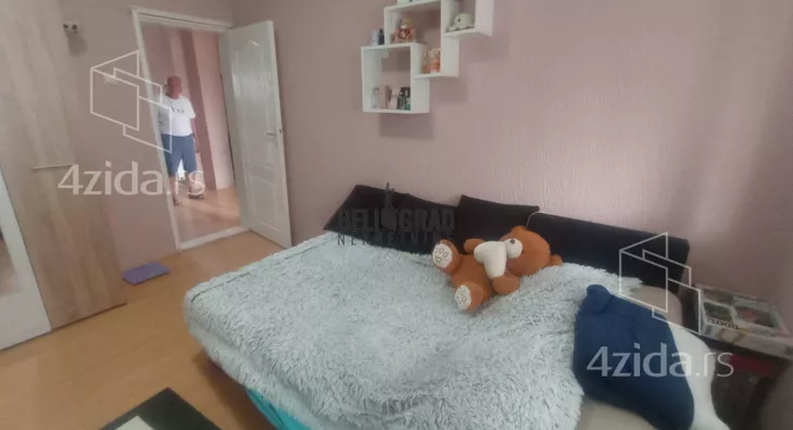 Šestosoban stan | 4zida