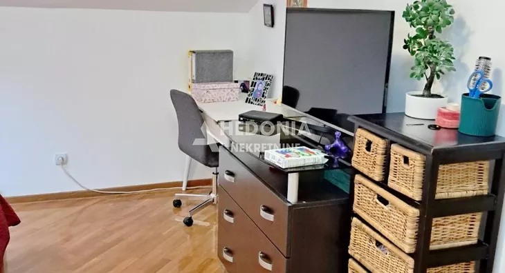 Šestosoban stan | 4zida