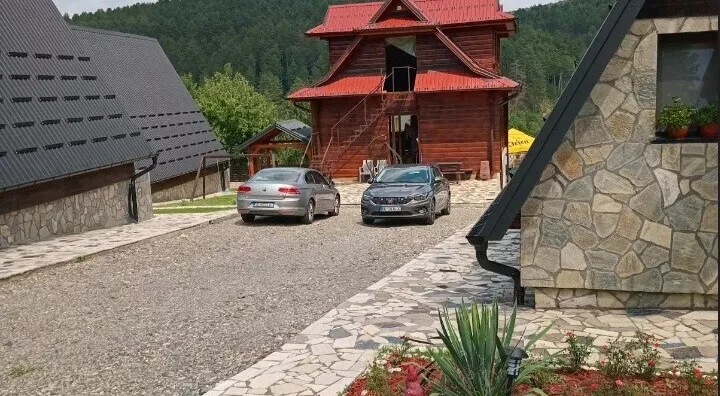 5-etažna kuća | 4zida