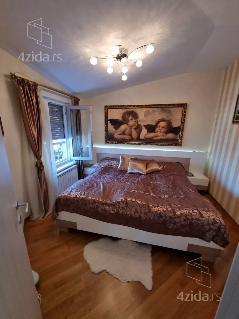 Četvoroiposoban stan | 4zida