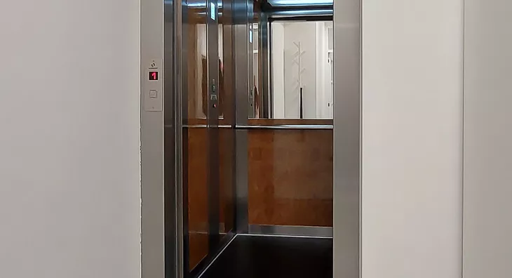 Šestosoban stan | 4zida