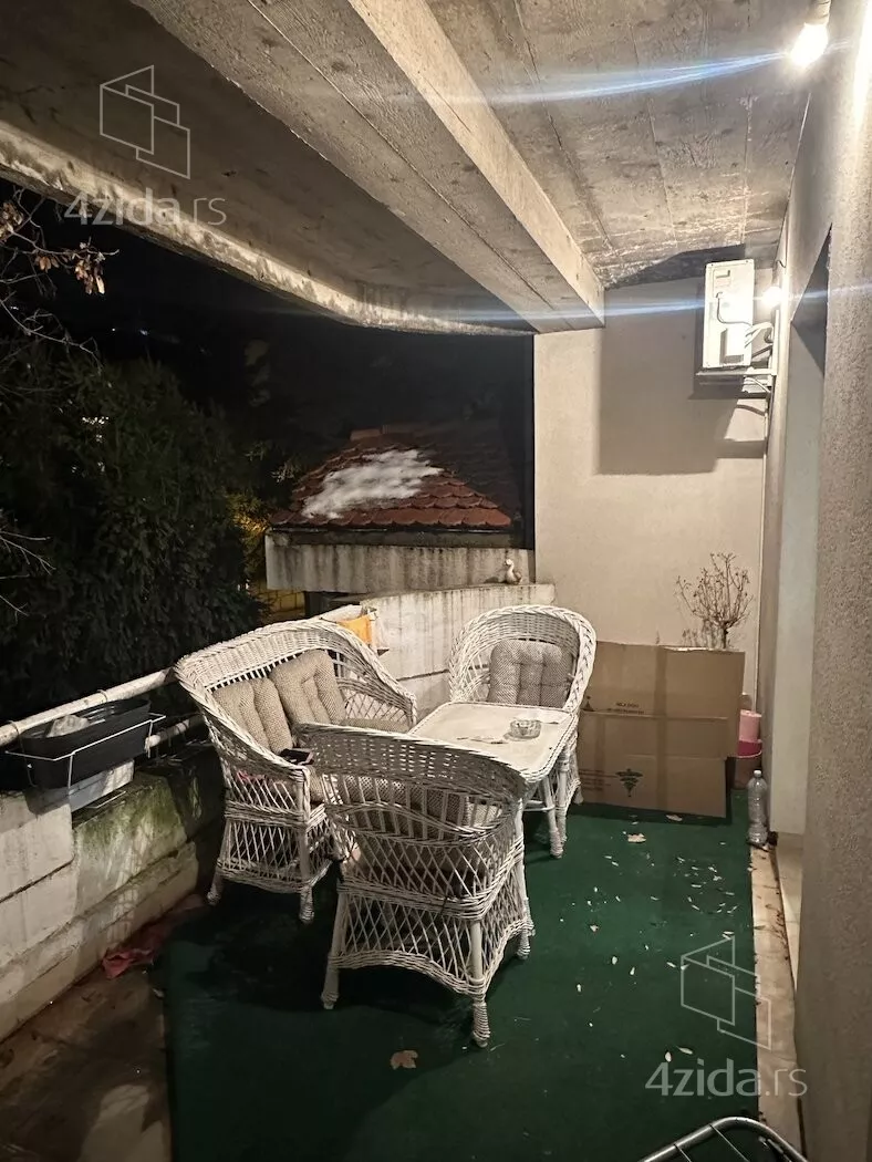 Troiposoban stan | 4zida