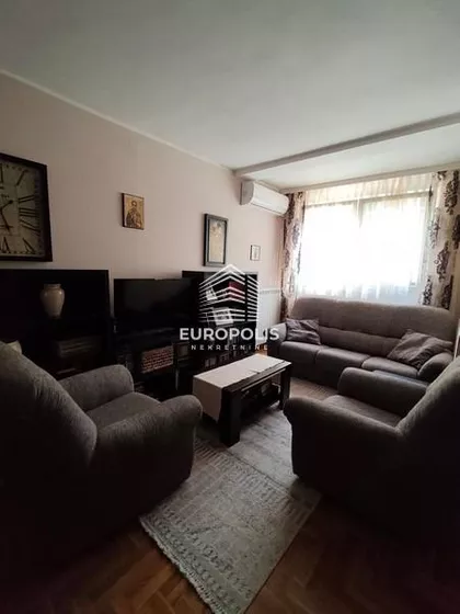 Petlovo Brdo | 4zida.rs