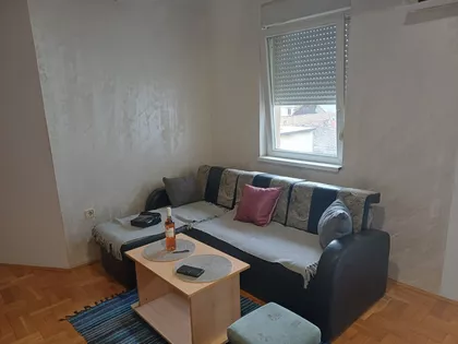 Vuka Karadžića 1 | 4zida.rs