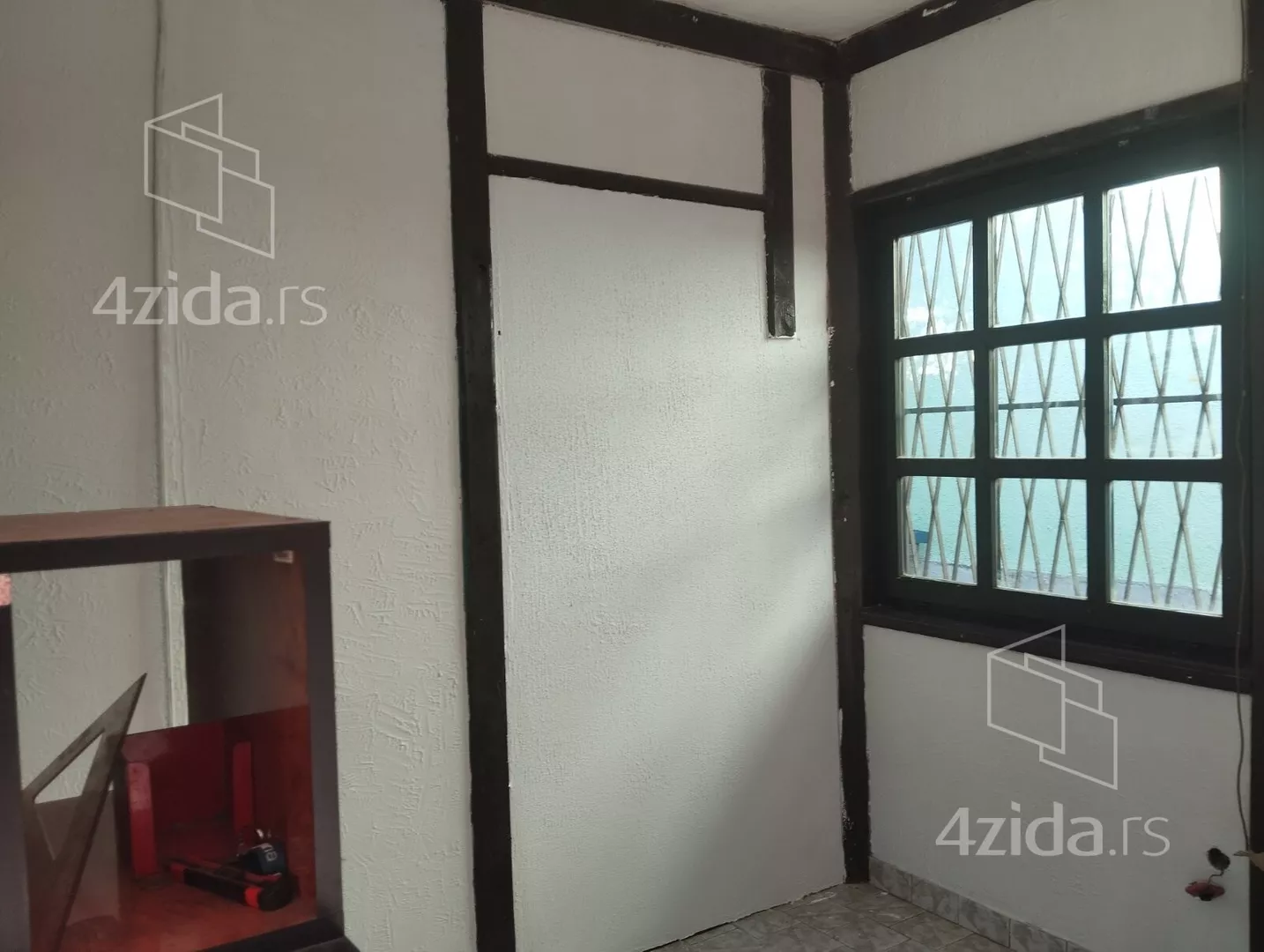 Lokal | 4zida