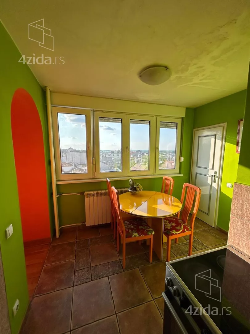 Petosoban stan | 4zida