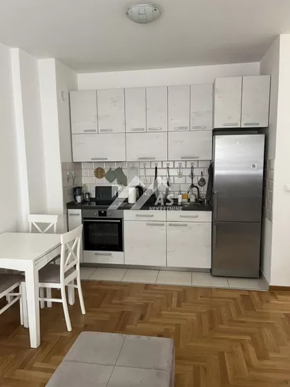 Petra Drapšina | 4zida.rs