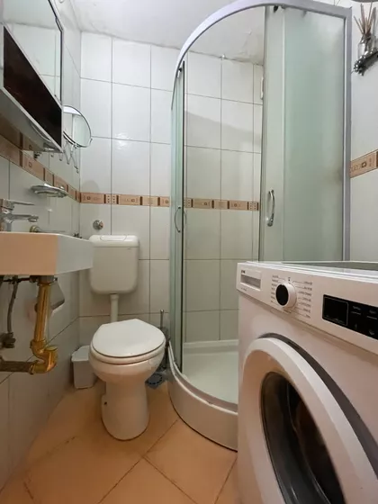 Ustanička | 4zida.rs