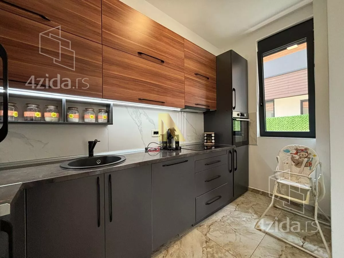 Petosoban stan | 4zida