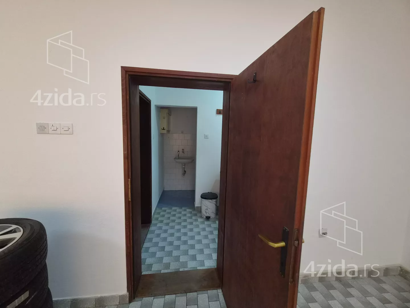Lokal | 4zida