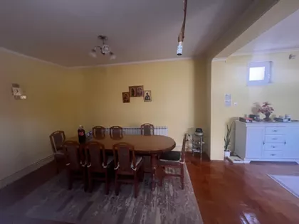 Laćarak | 4zida.rs