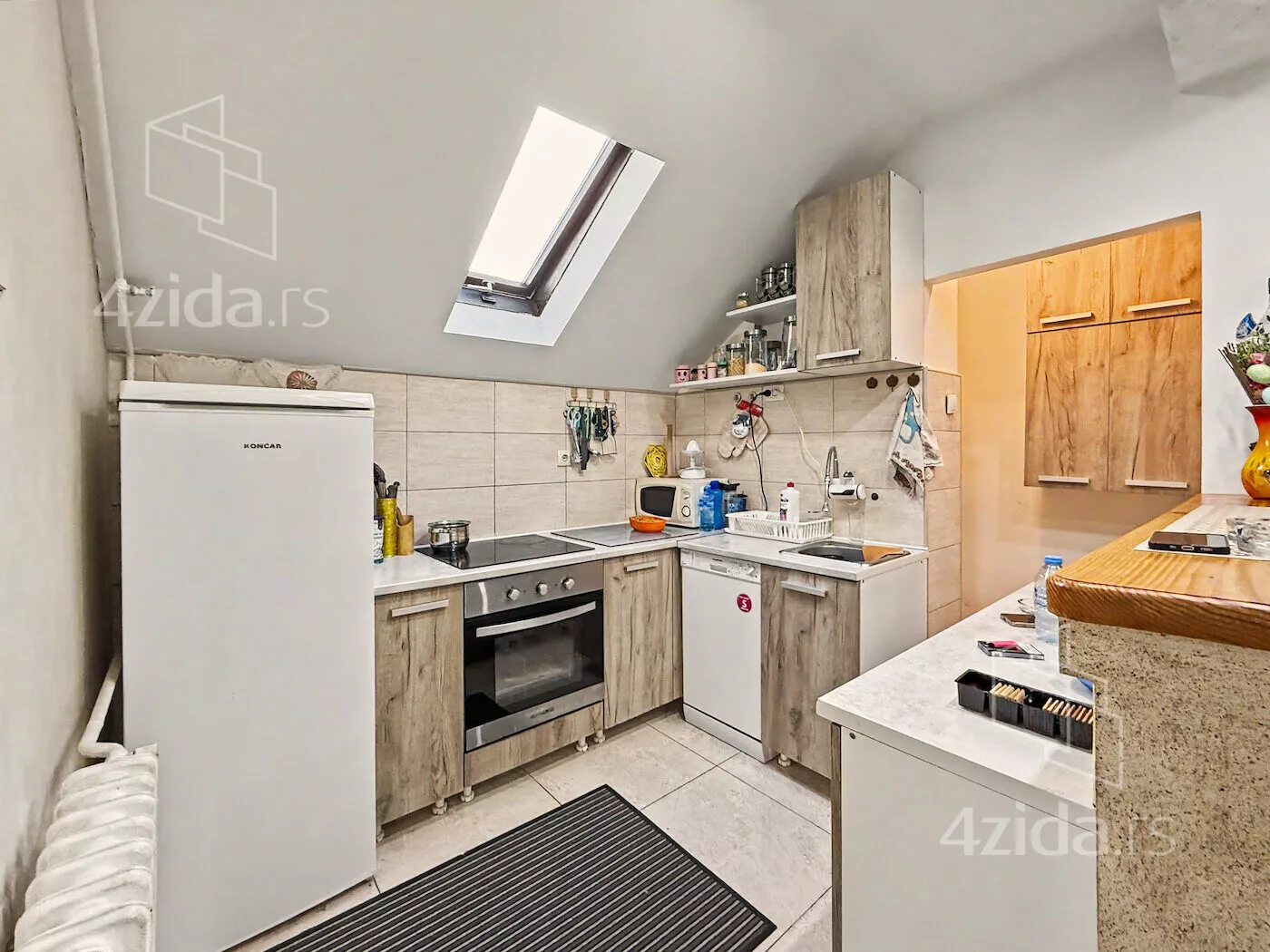 Dvoiposoban stan | 4zida