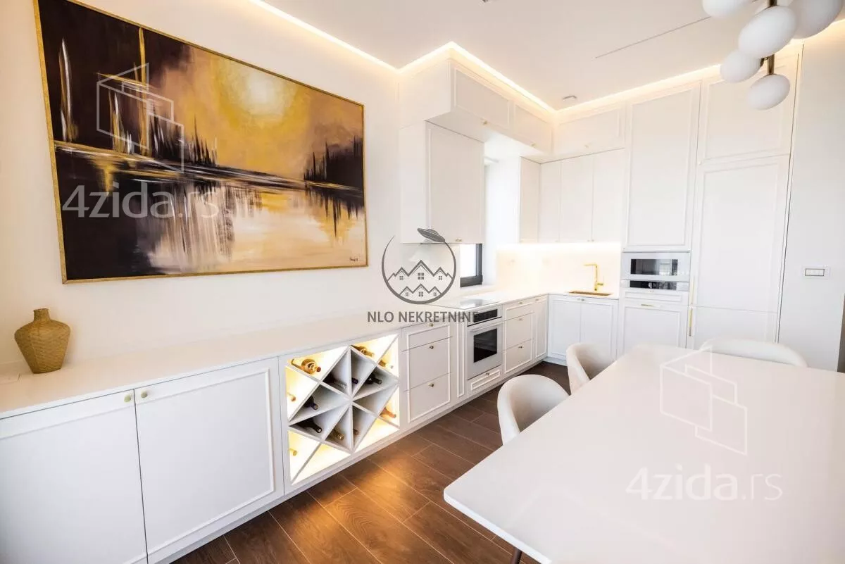 Petosoban stan | 4zida