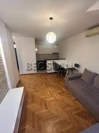 Godominska | 4zida.rs