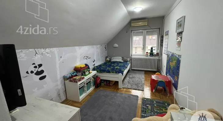 Troiposoban stan | 4zida