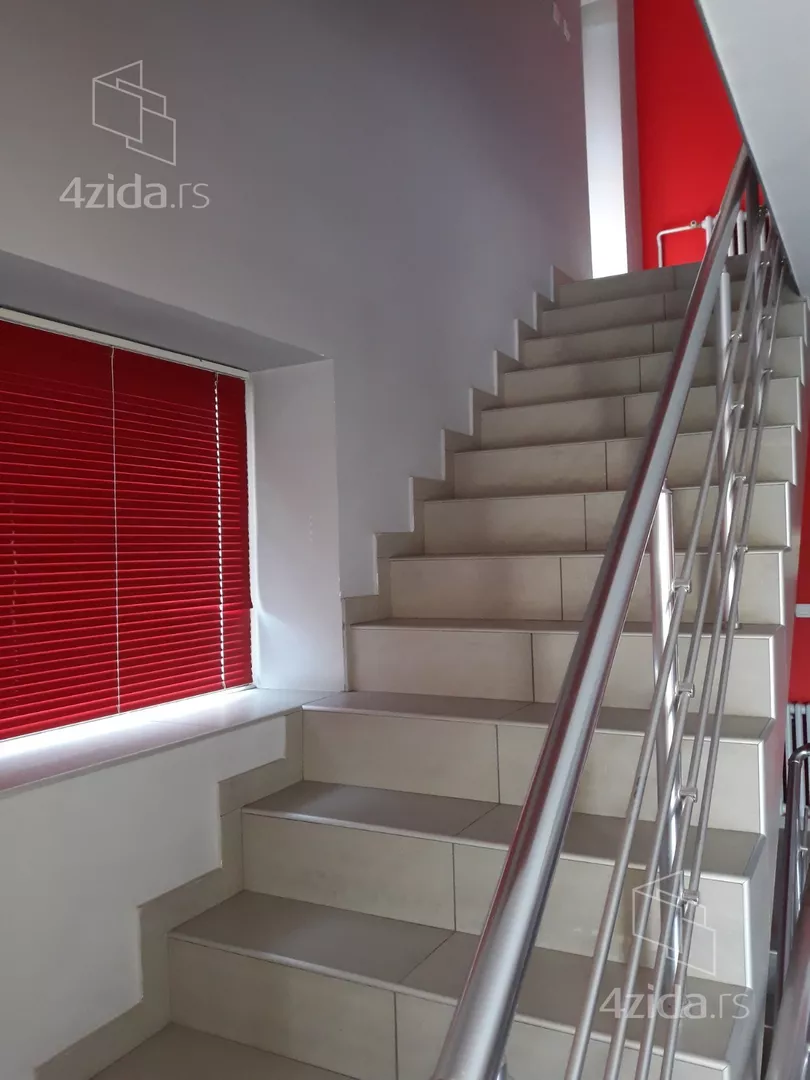 Poslovna zgrada | 4zida