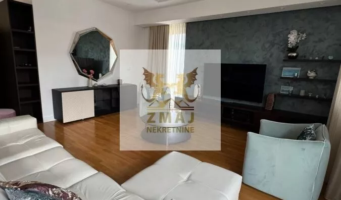 Sedmosoban stan | 4zida