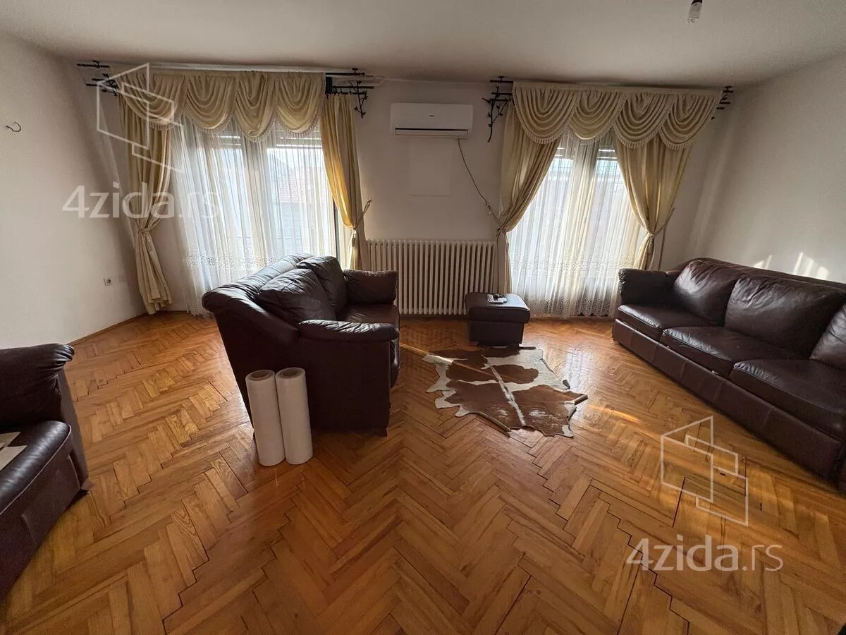 3-etažna kuća | 4zida