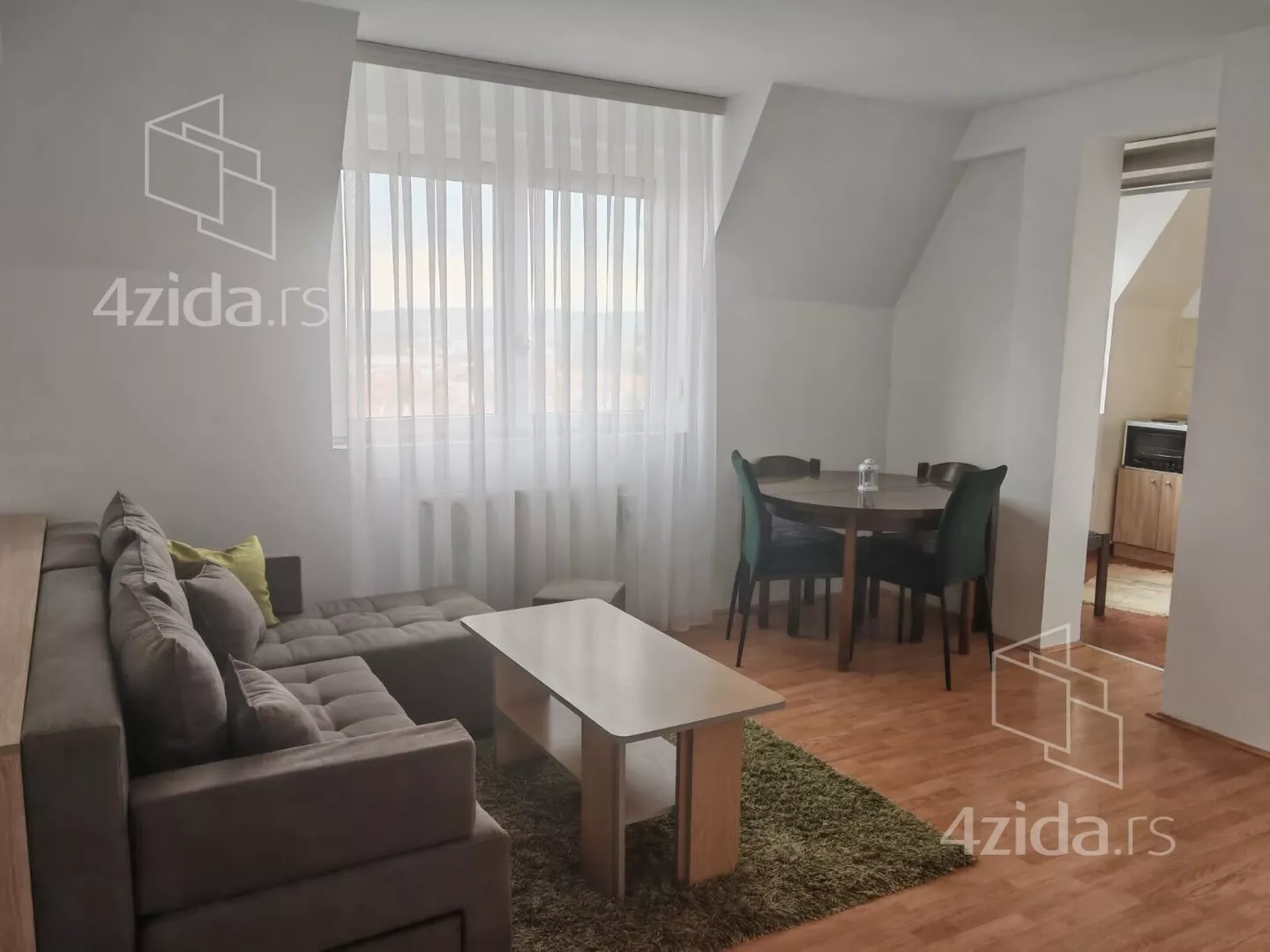 Jednoiposoban stan | 4zida