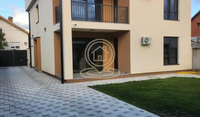 Poslovna zgrada | 4zida