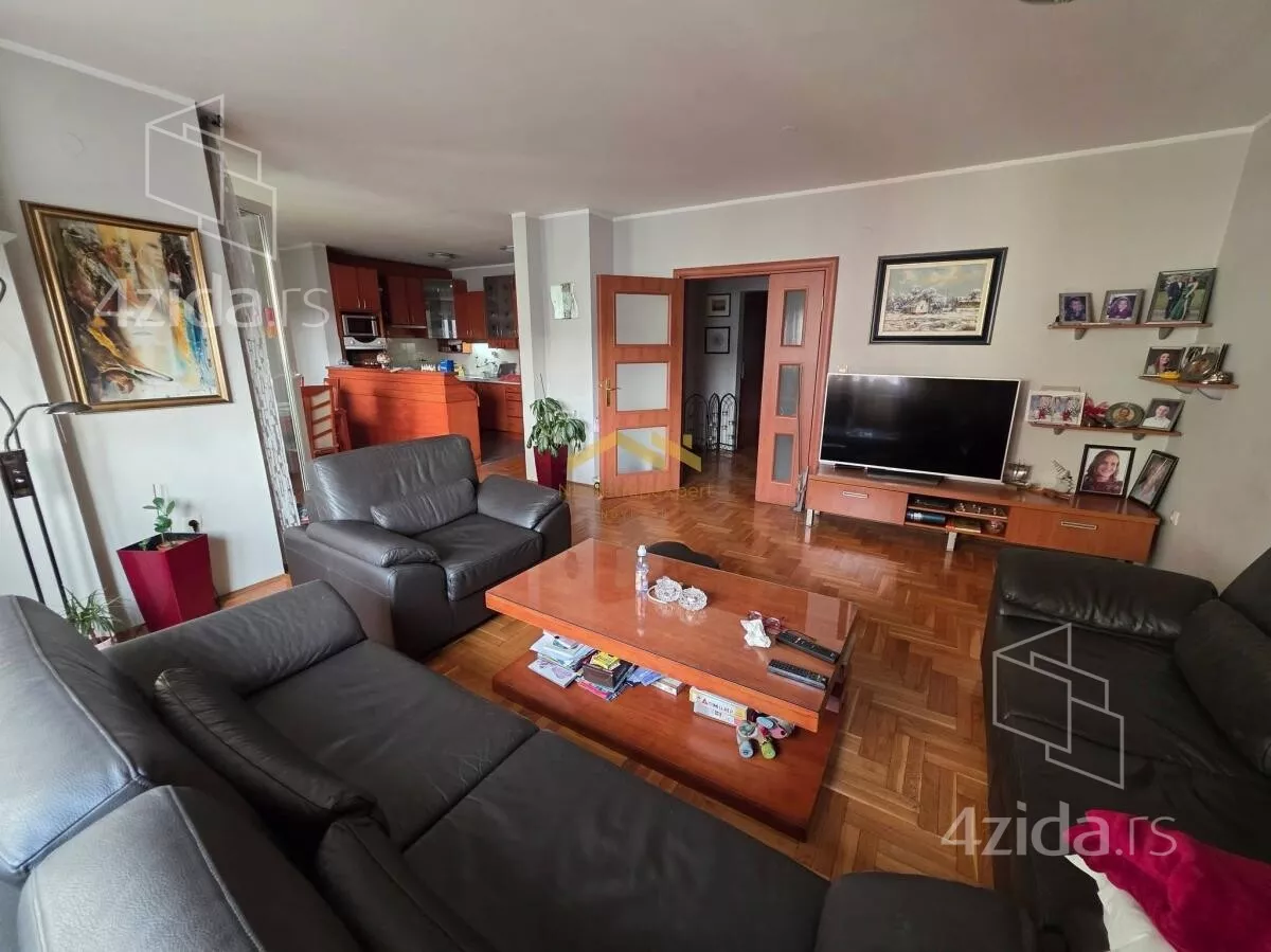 Četvorosoban stan | 4zida