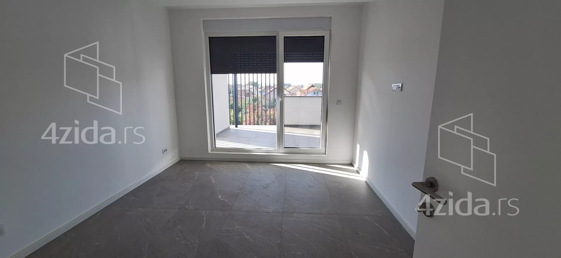 Petosoban stan | 4zida