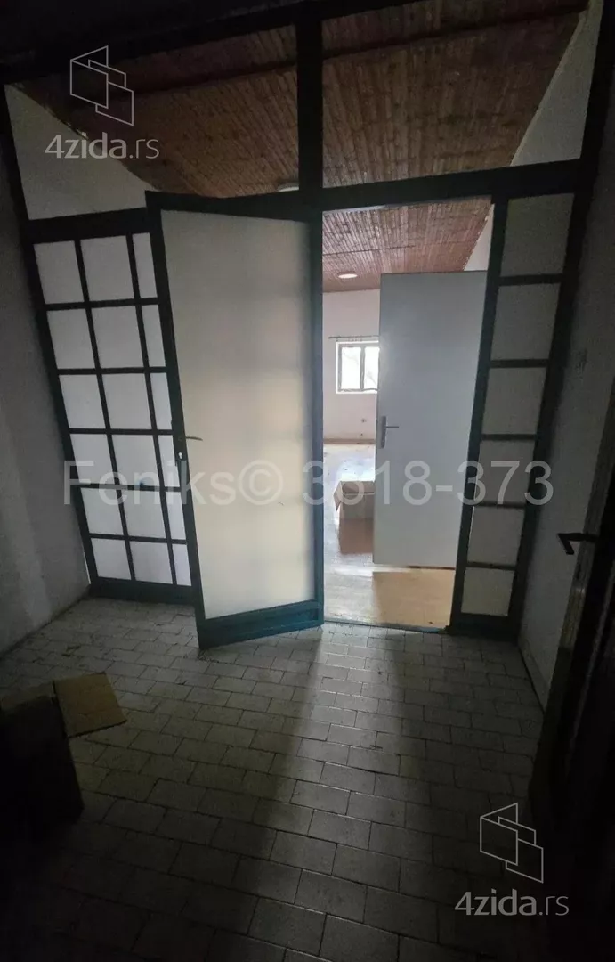 Četvoroiposoban stan | 4zida