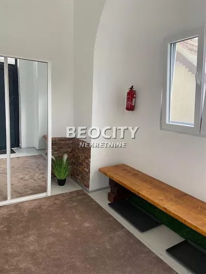 Trifkovićev trg | 4zida.rs